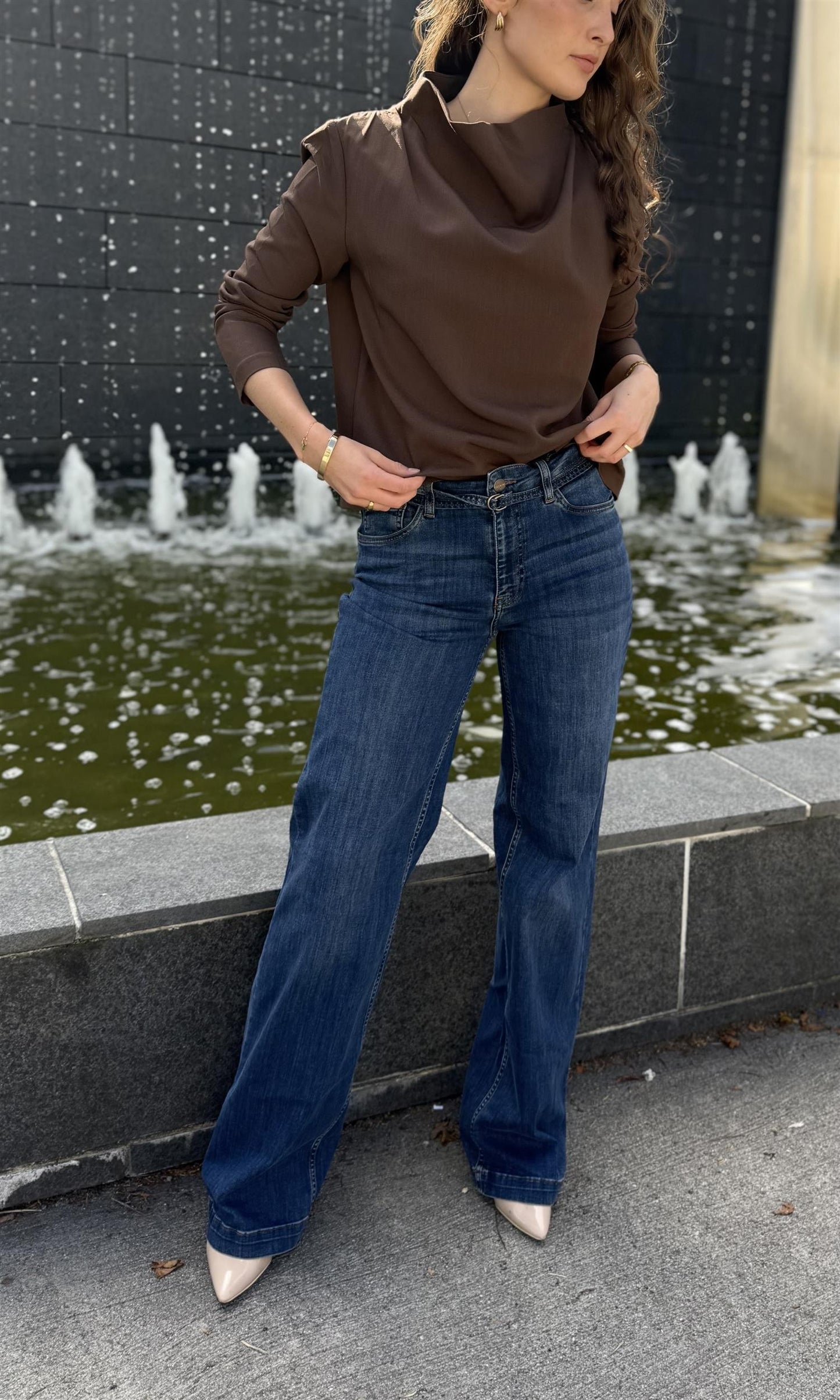 The HENNIE Jean Dark Vintage Blue