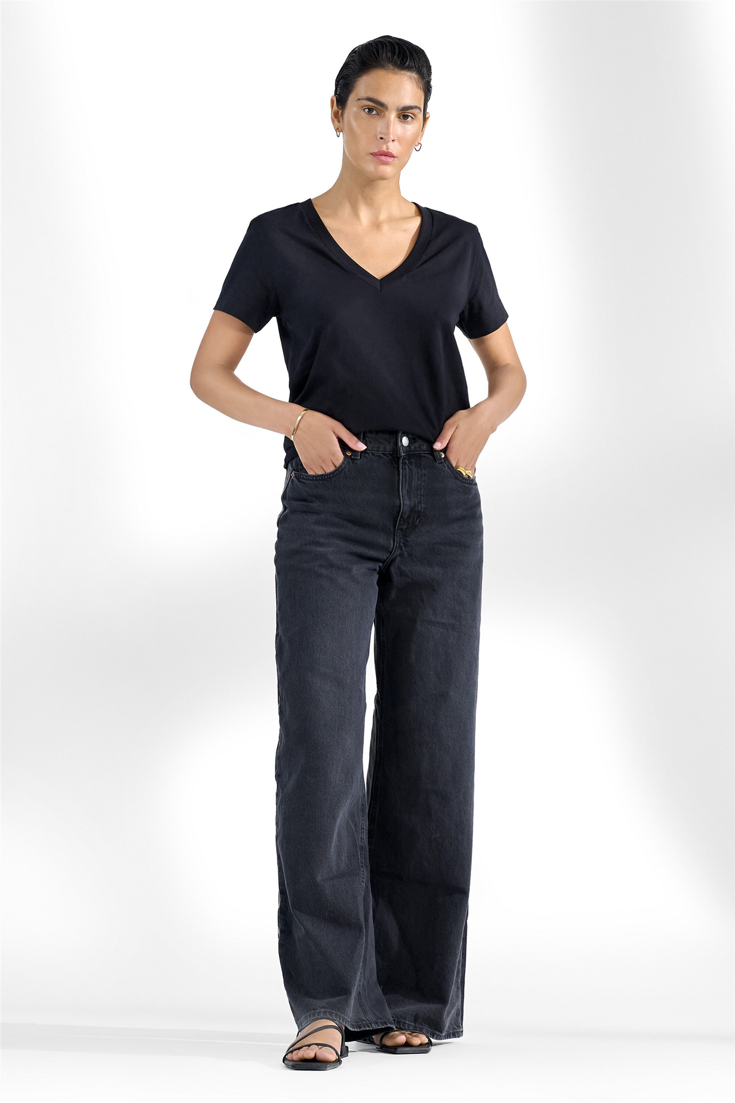 V-Neck Regular Black