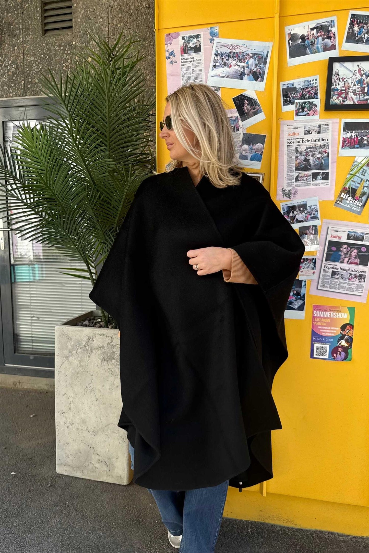 Camoens shawl Black