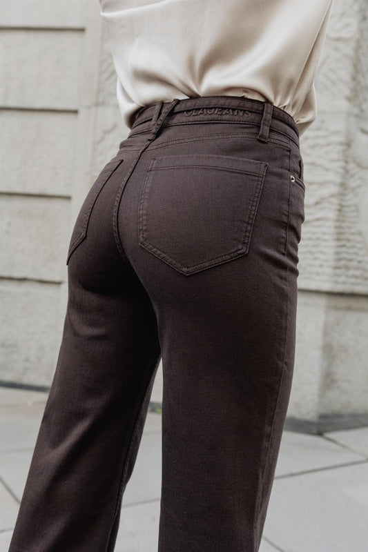 The HENNIE Jean Dark Cacoa