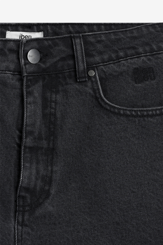 IBEN REIGN RISE SHORTS.