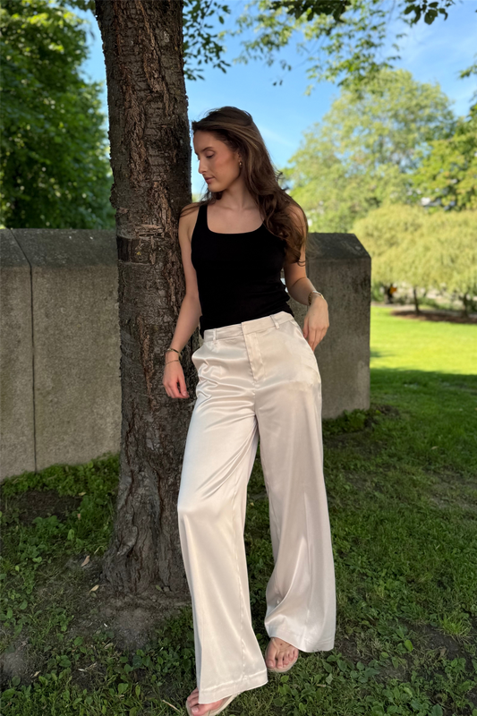 Reign Satin Tailored Extra Wide Cream