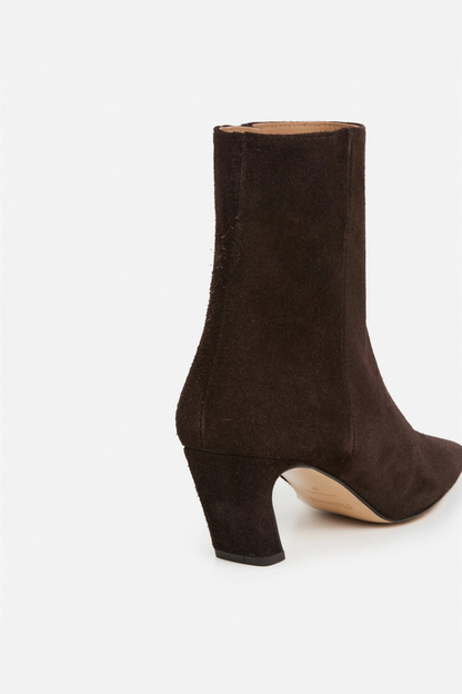 Xena Suede Chocolate.