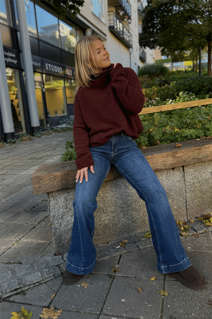 Mika Yak Funnelneck Sweater Burgundy