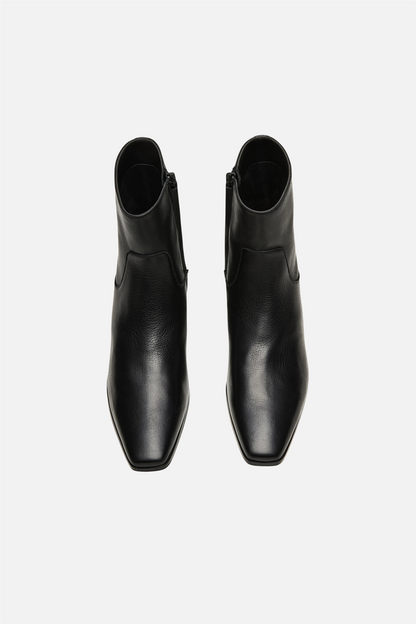 Dusty Ankle Boot Black Leather.