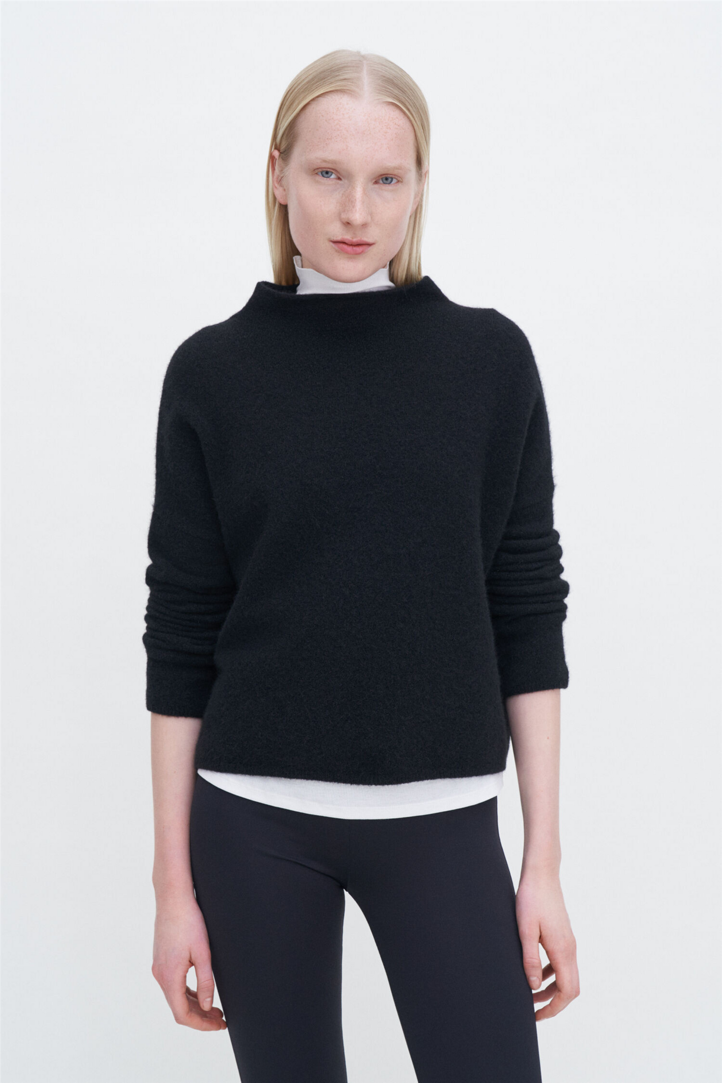 Mika Yak Funnelneck Sweater Black