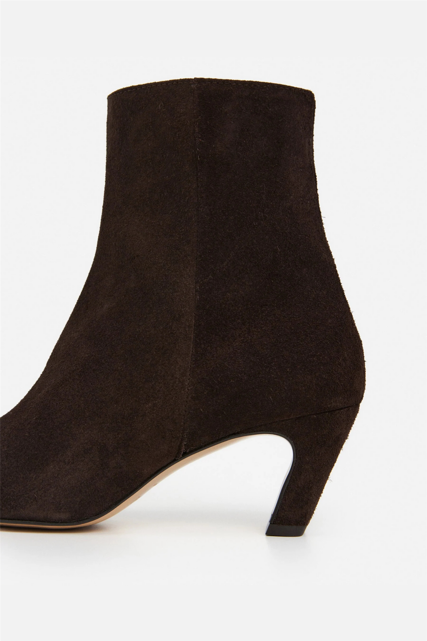 Xena Suede Chocolate.