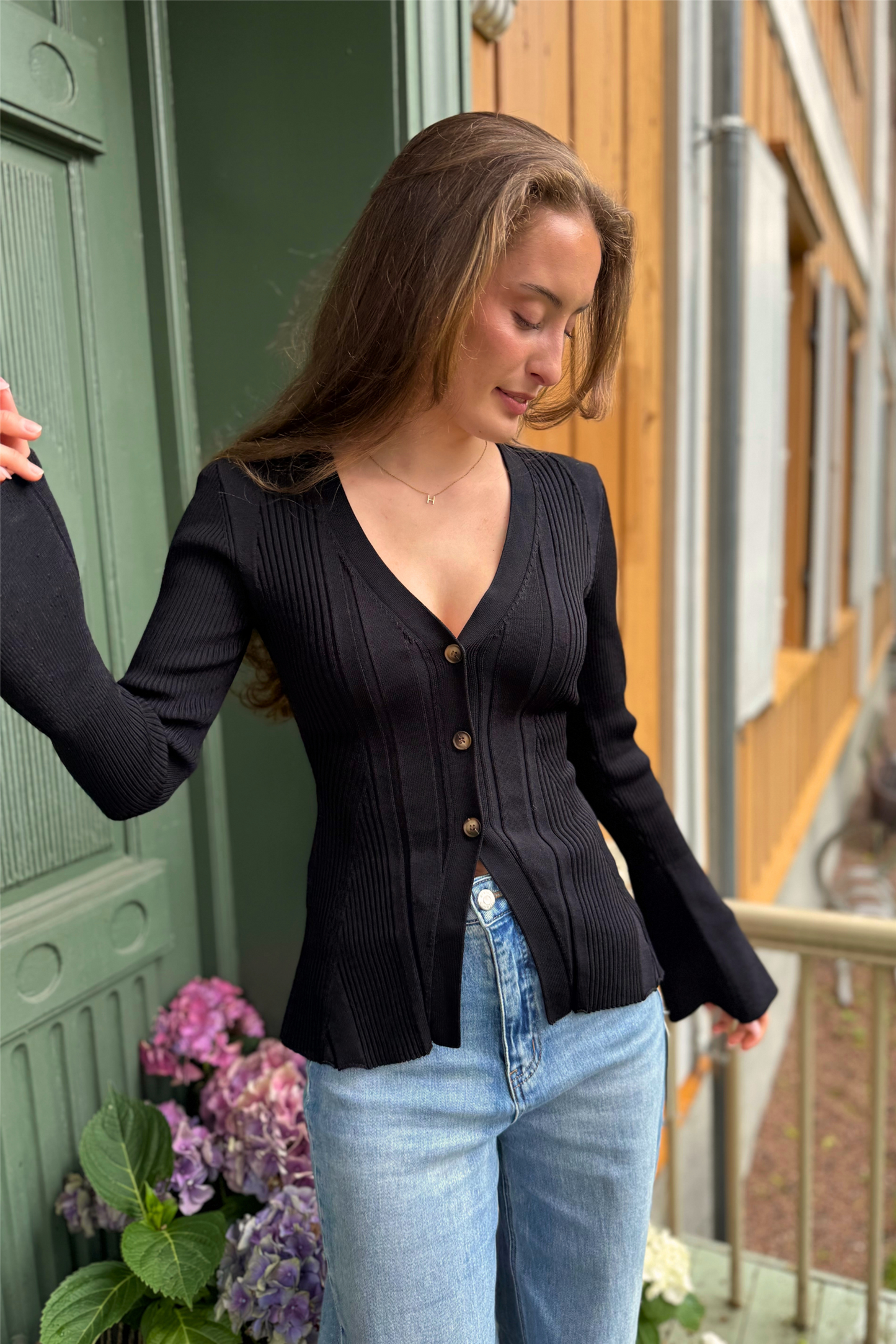 Lugo Cardigan Black.
