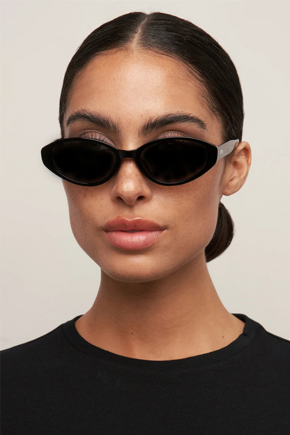 Ivy Black/Smoke
