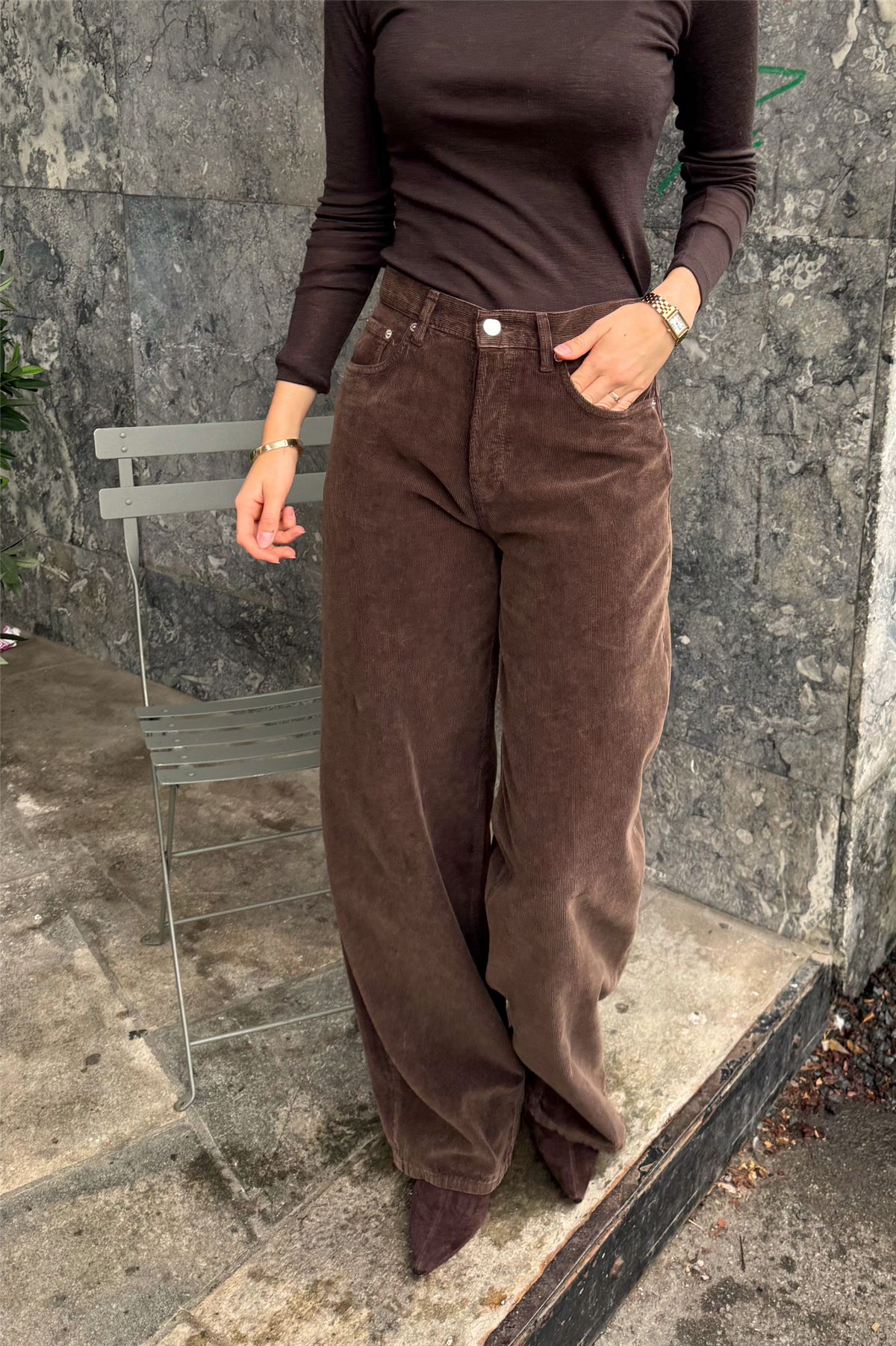 Bethany Velvet Pier Chocolate