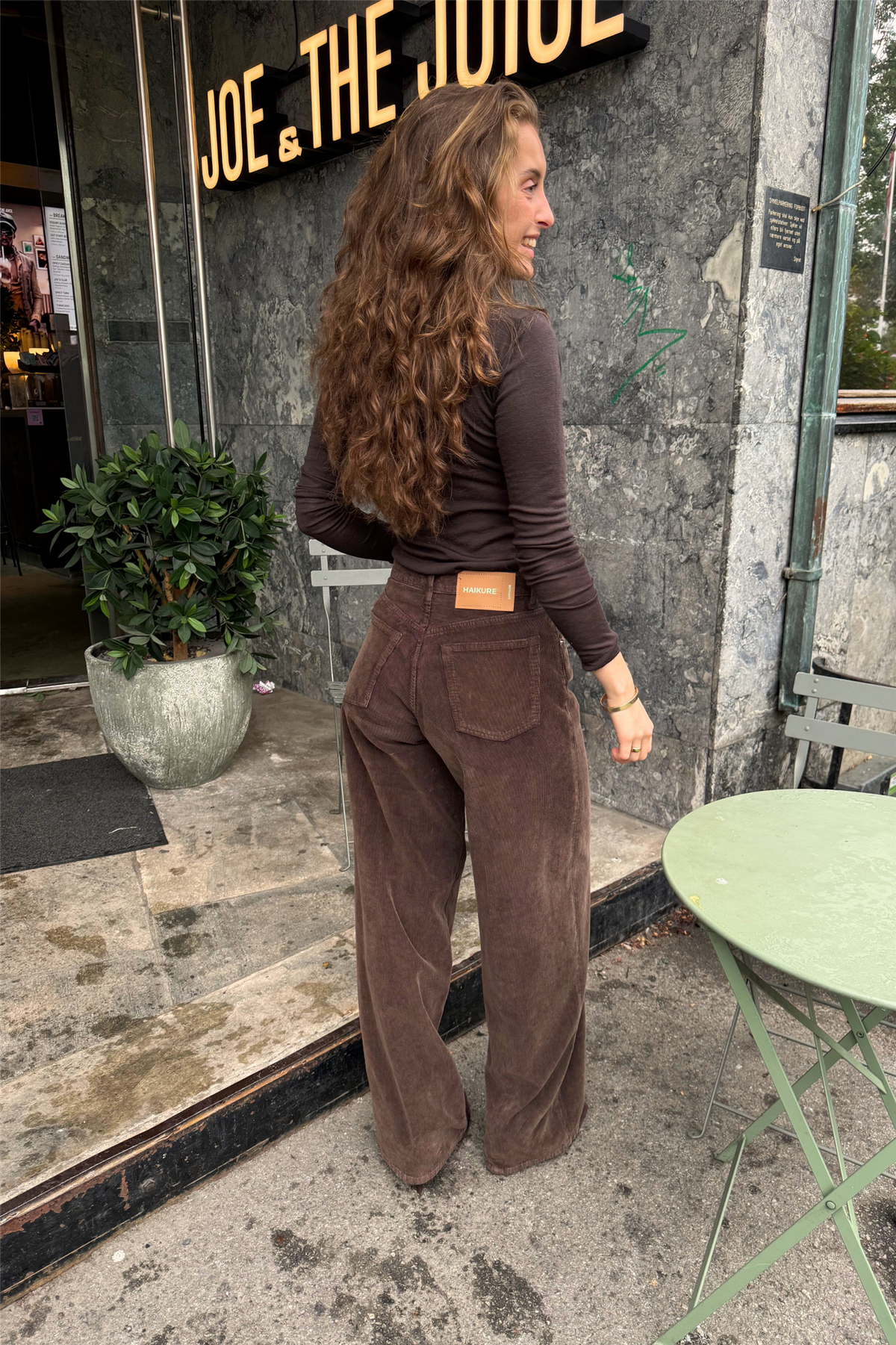Bethany Velvet Pier Chocolate