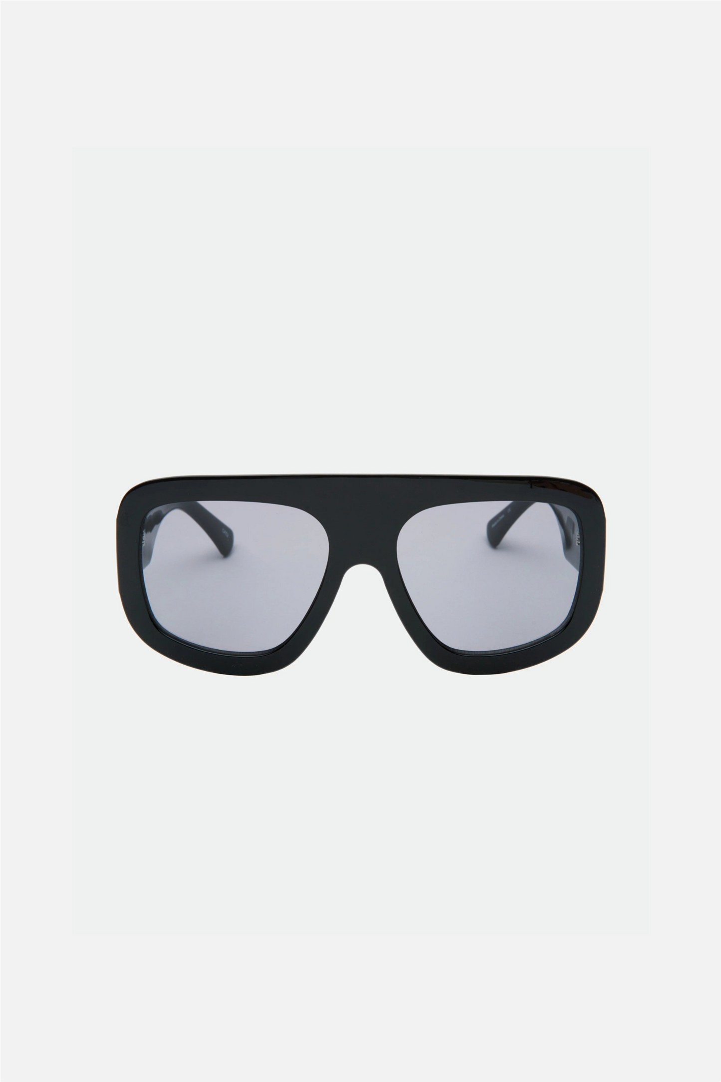 Vail Oversized Black/Smoke