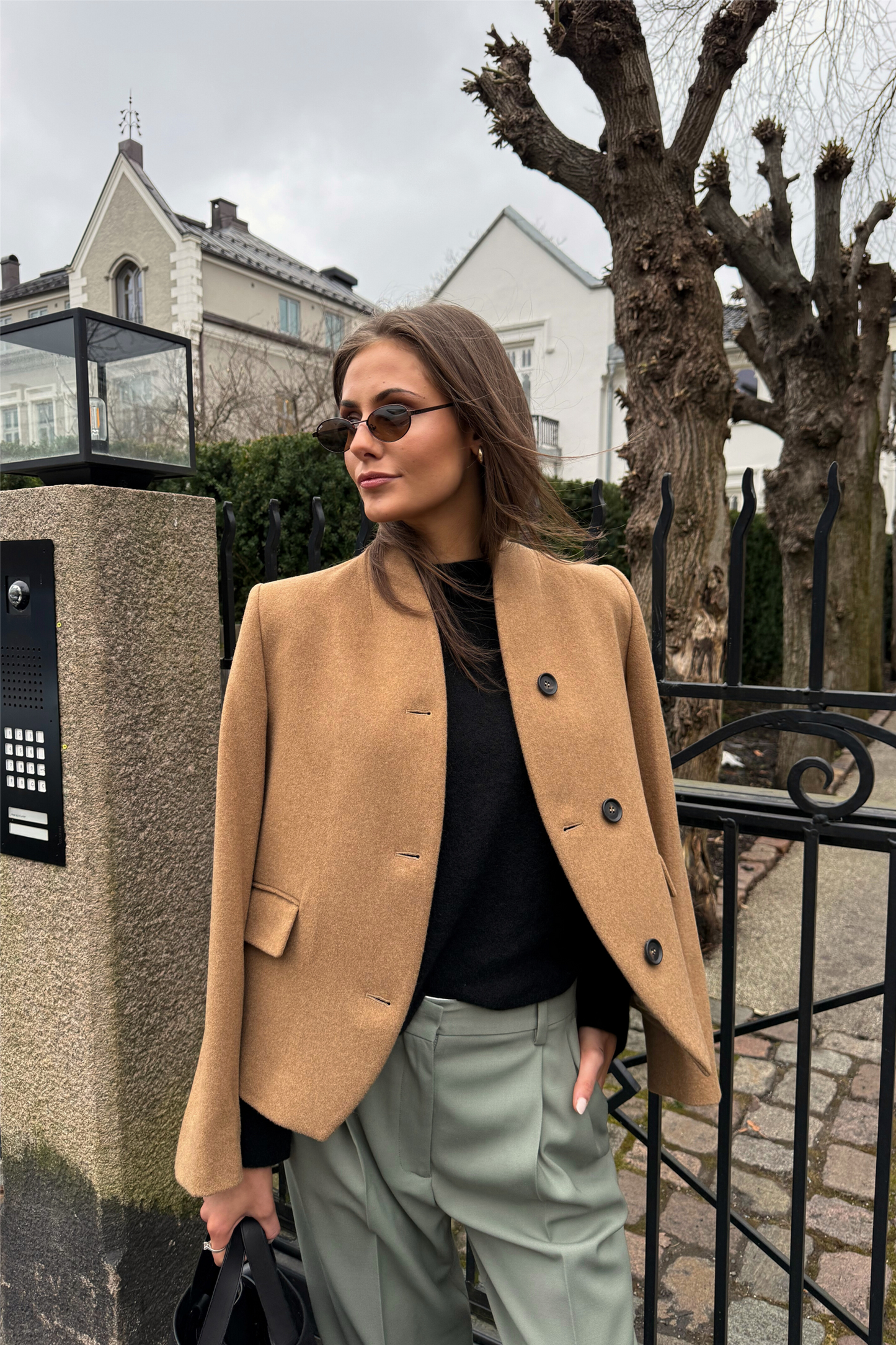 Short Curved Jacket Camel