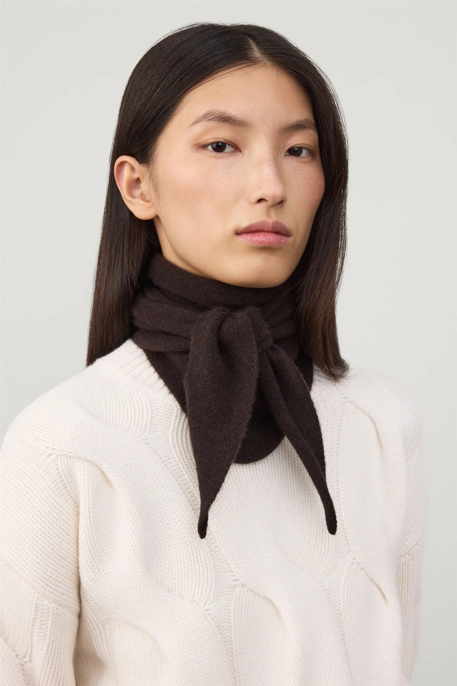Florianne Scarf Dark Oak.