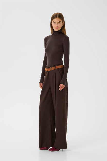 GZninia wool rollneck Chocolate Torte.