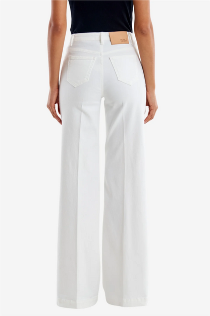 Giudith Jeans White