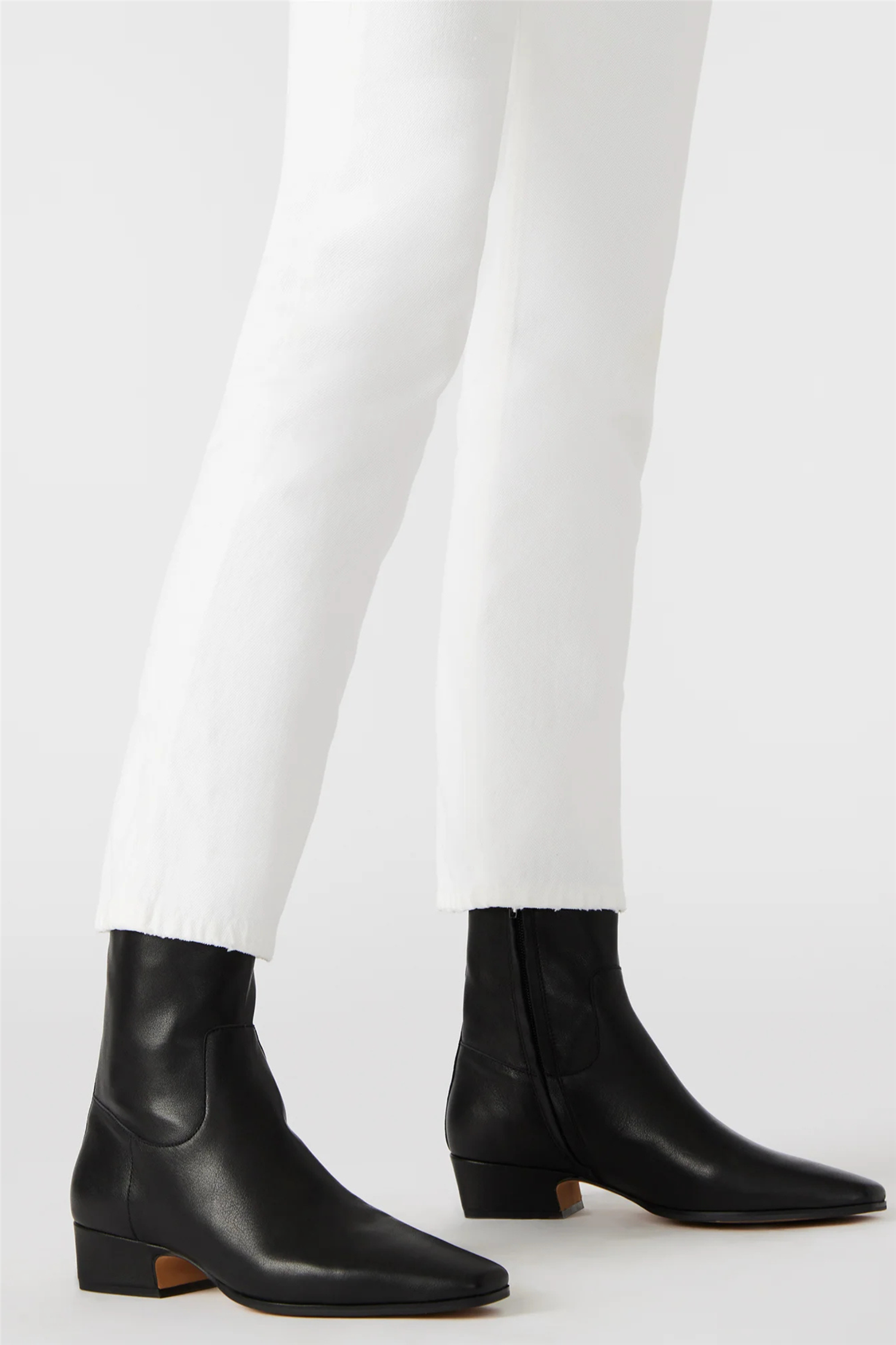 Dusty Ankle Boot Black Leather.