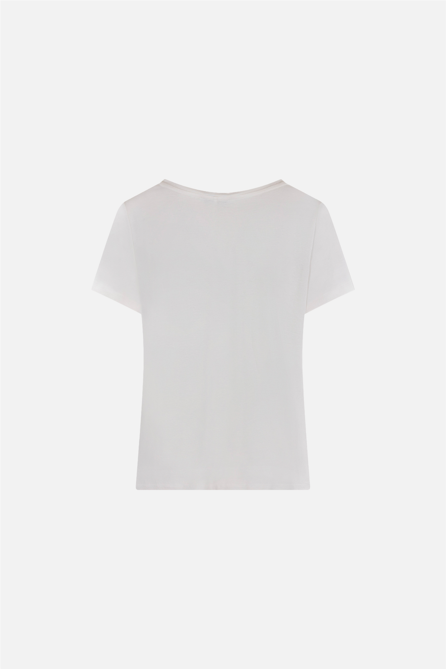 Zaneta Tee White.