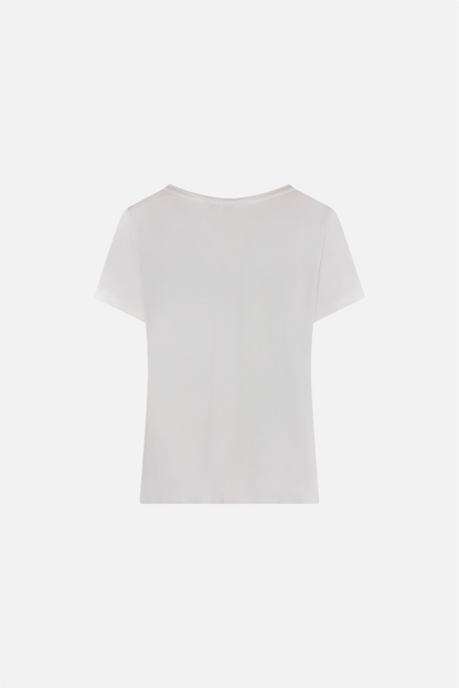 Zaneta Tee White.