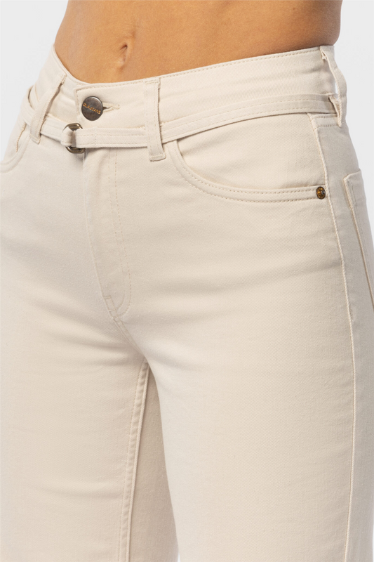 The HENNIE Jean Ivory