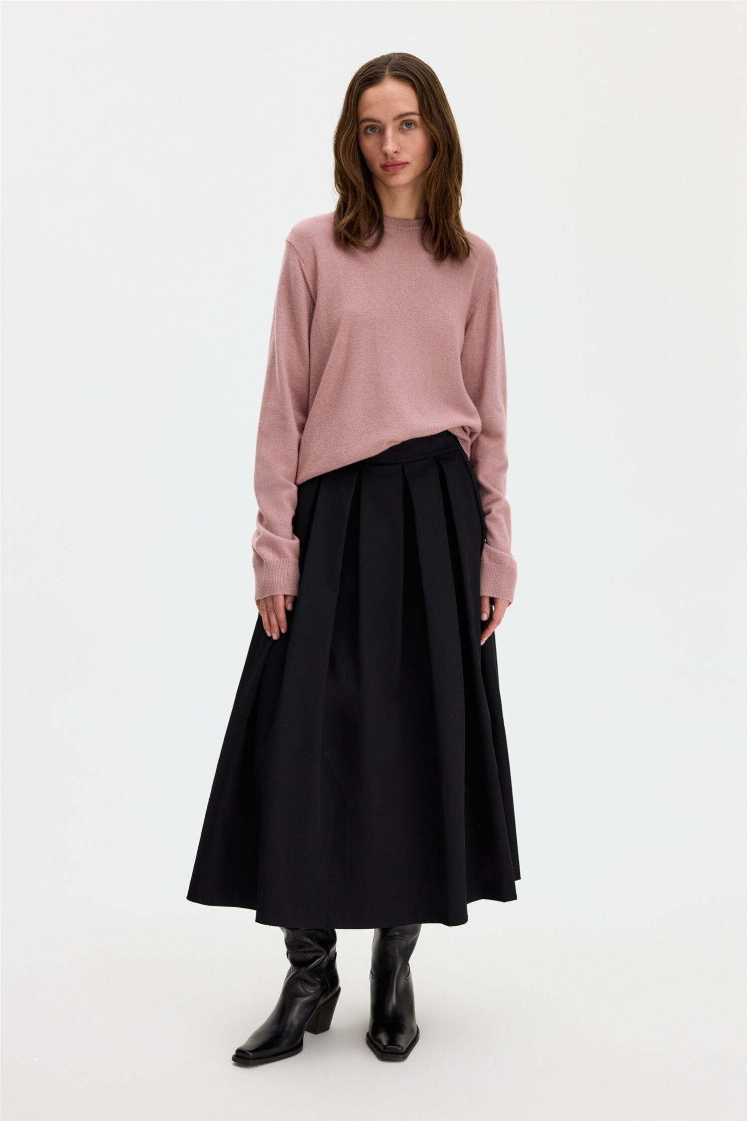 Soft Wool Crewneck Sweater Light Pink.