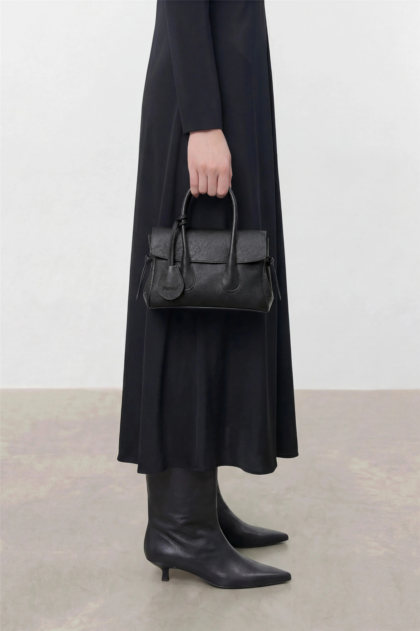 Lydia Mini Bag Grained Leather Black.