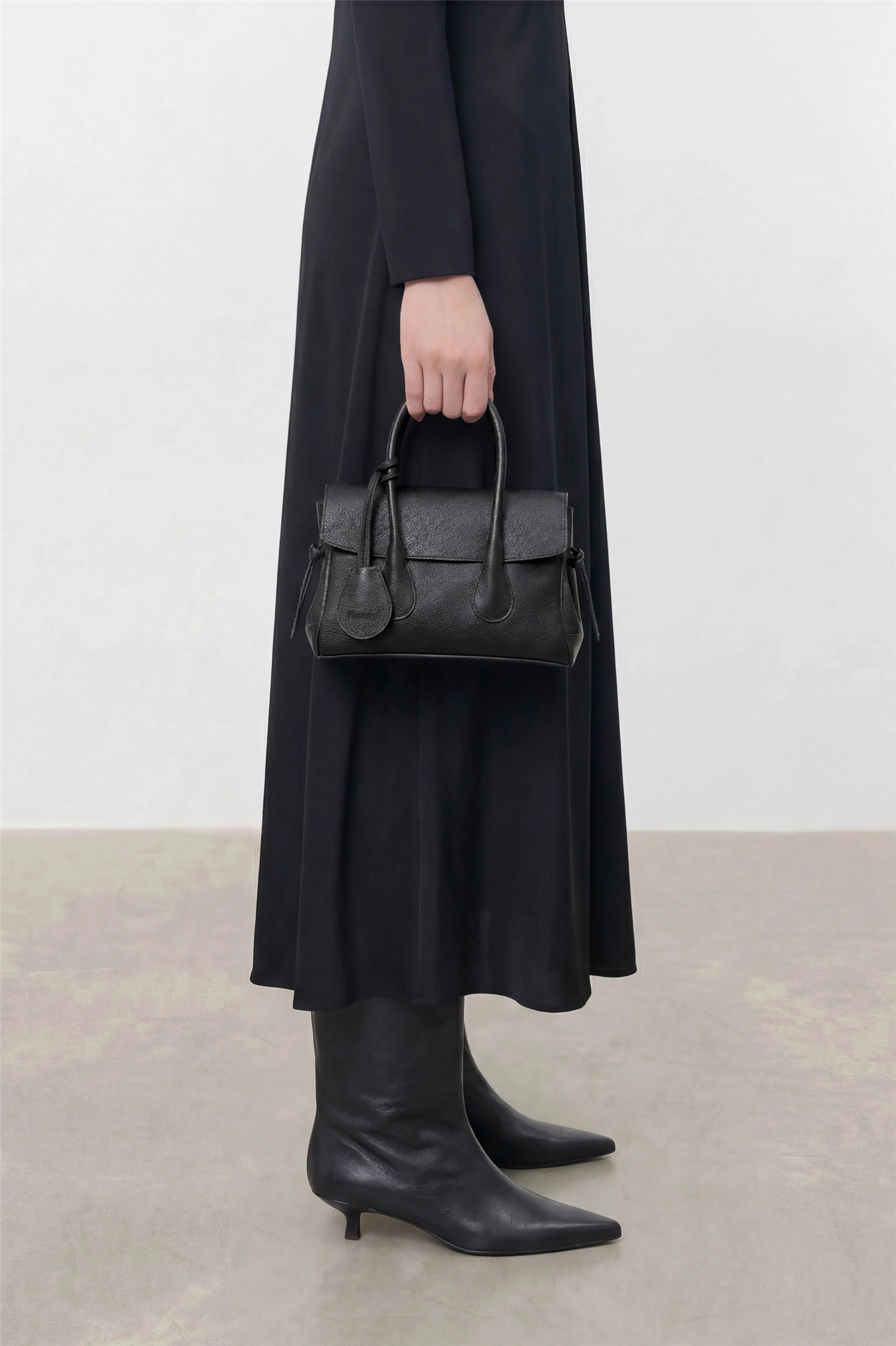 Lydia Mini Bag Grained Leather Black.