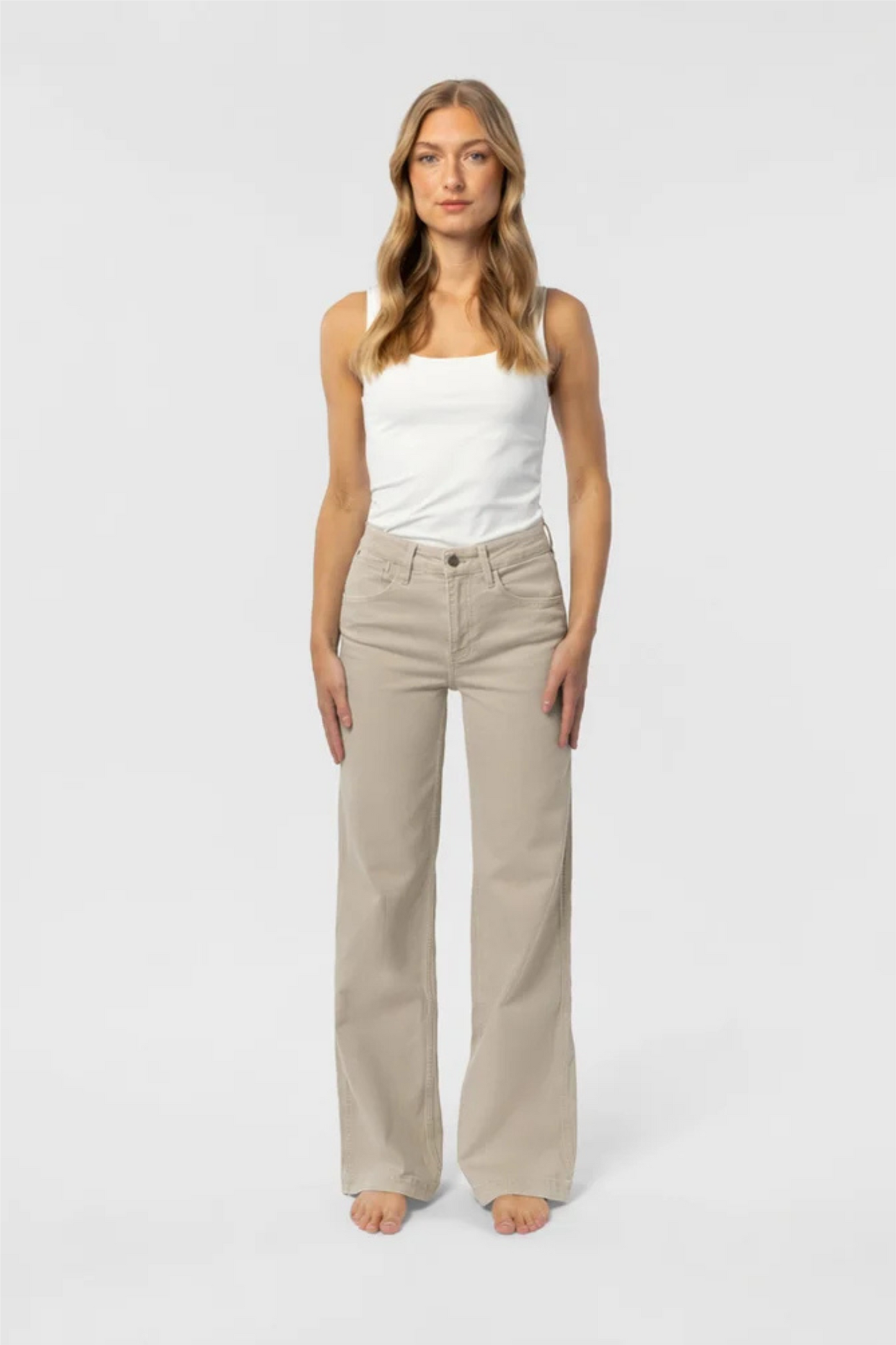 The VICTORIA Jean Warm Beige.
