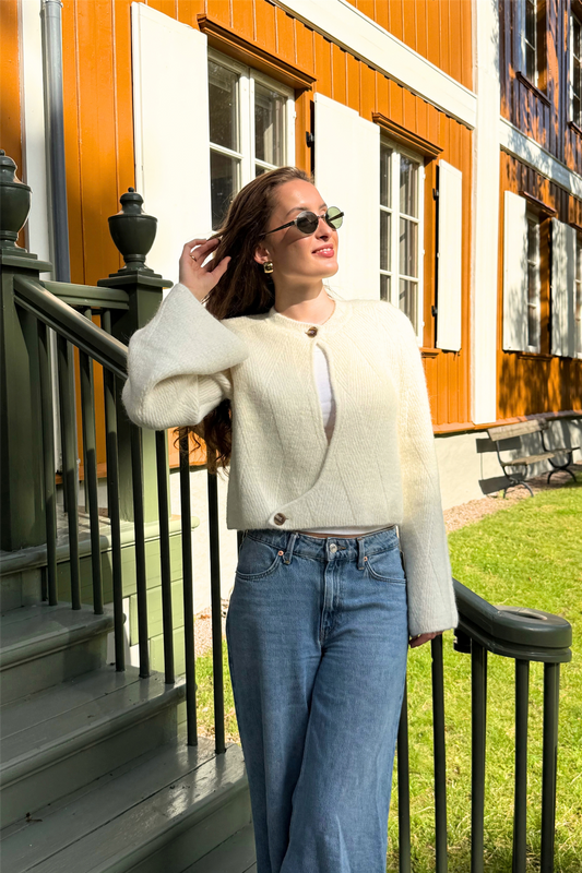 Botti Cardigan Creme White.