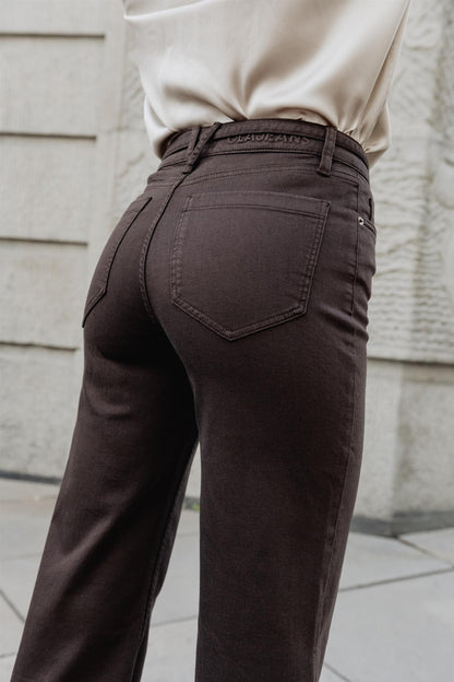 The HENNIE Jean Dark Cacoa