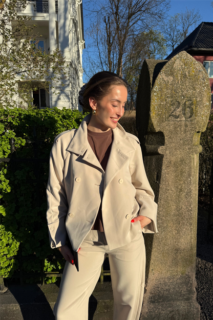 Avenue Trenchcoat Ivory White