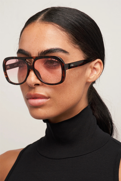 Yara Tort/Pink Fade
