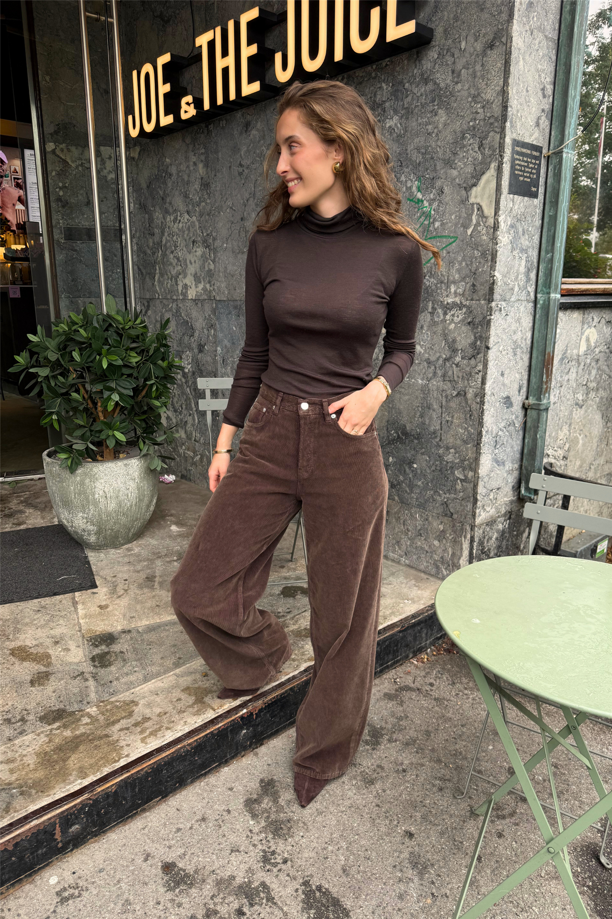 Bethany Velvet Pier Chocolate