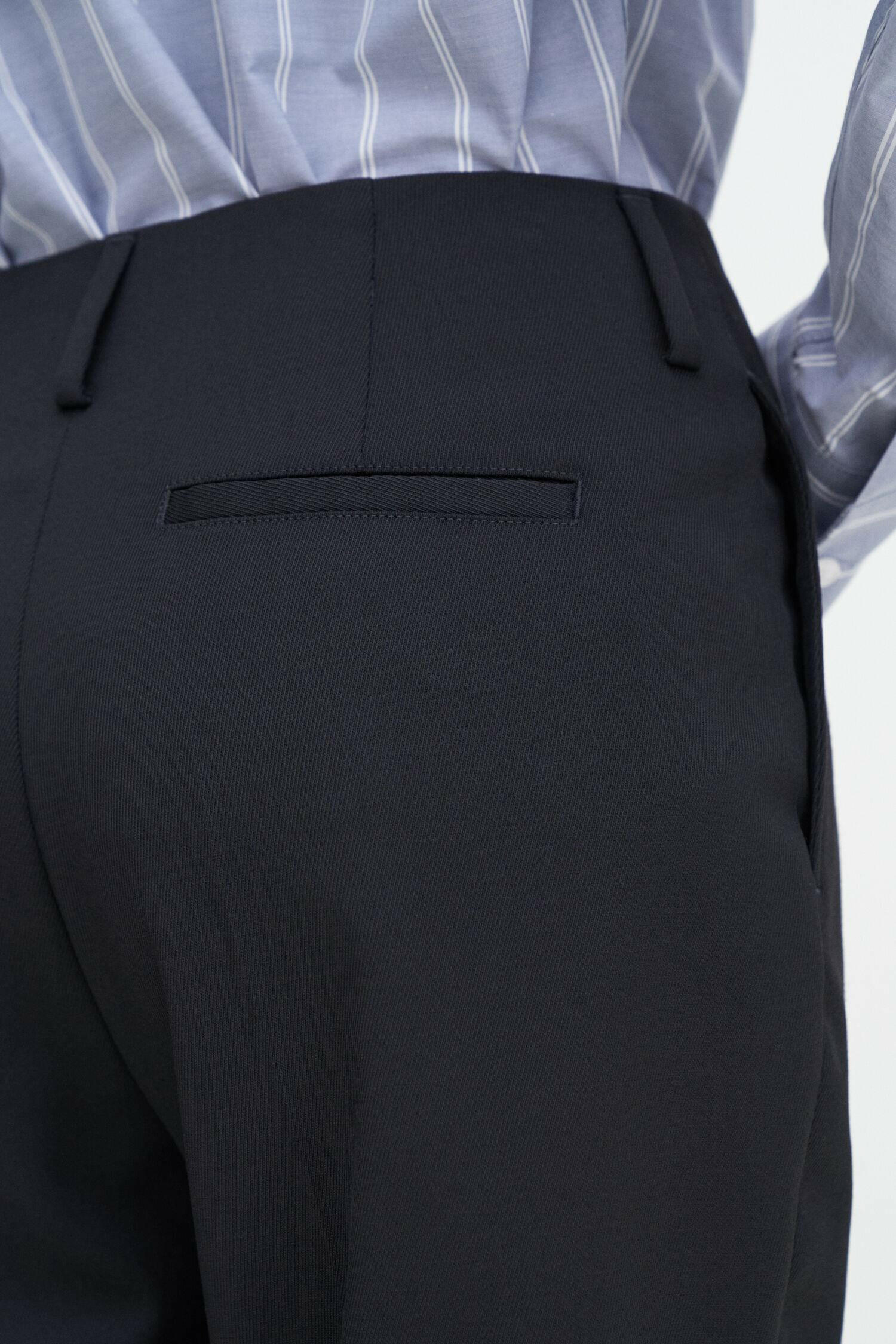 Karlie trousers Black.