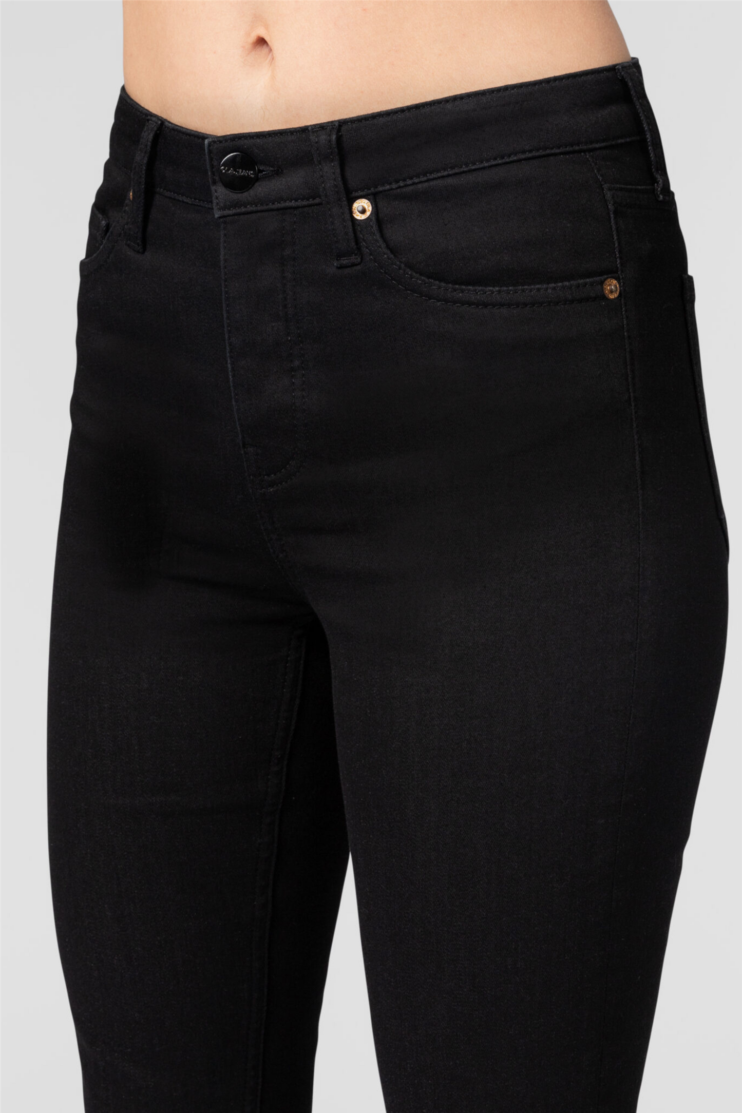 The MERETHE Jean Denim Black.