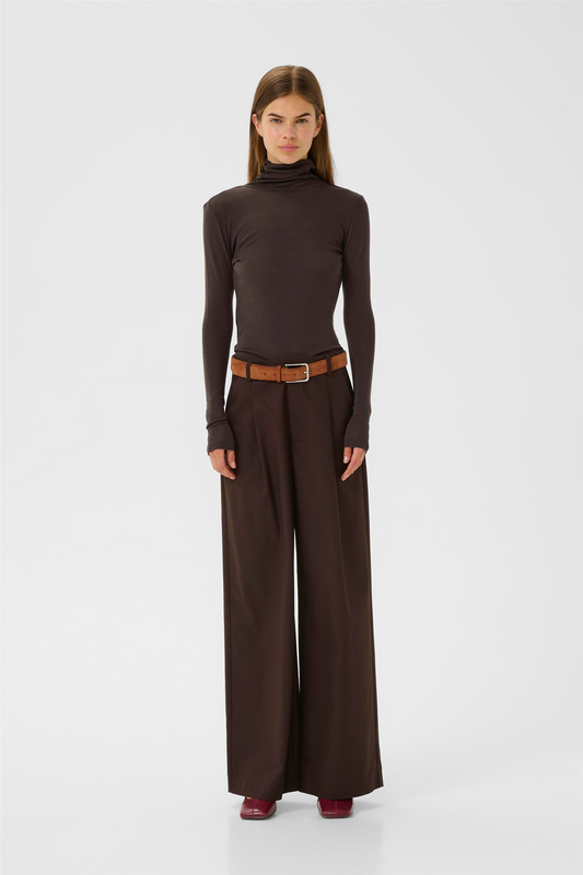 GZninia wool rollneck Chocolate Torte.