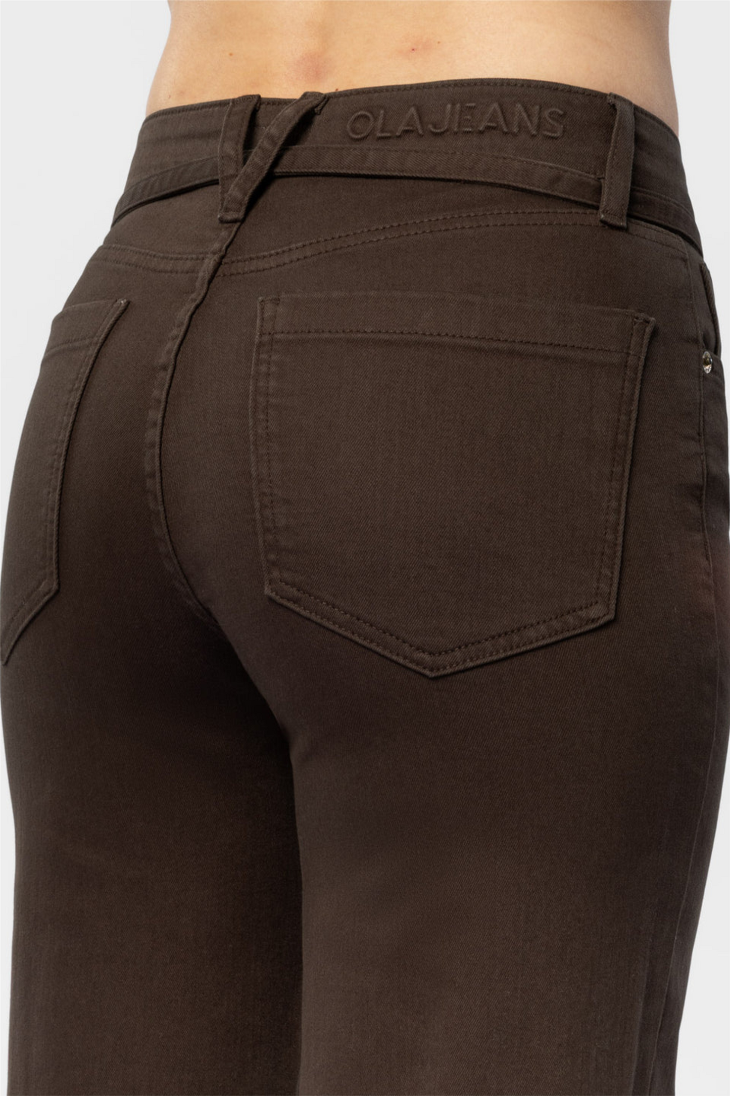 The HENNIE Jean Dark Cacoa