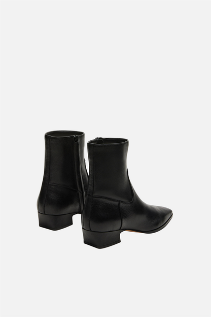Dusty Ankle Boot Black Leather.