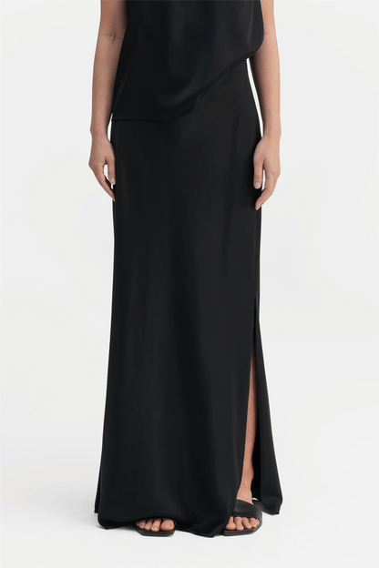 Hana Long Logo Skirt Black