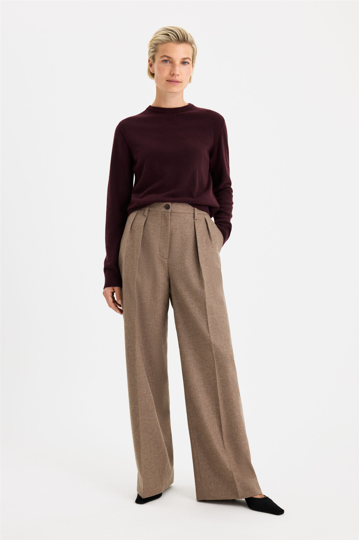 Soft Wool Crewneck Sweater Dark Burgundy.