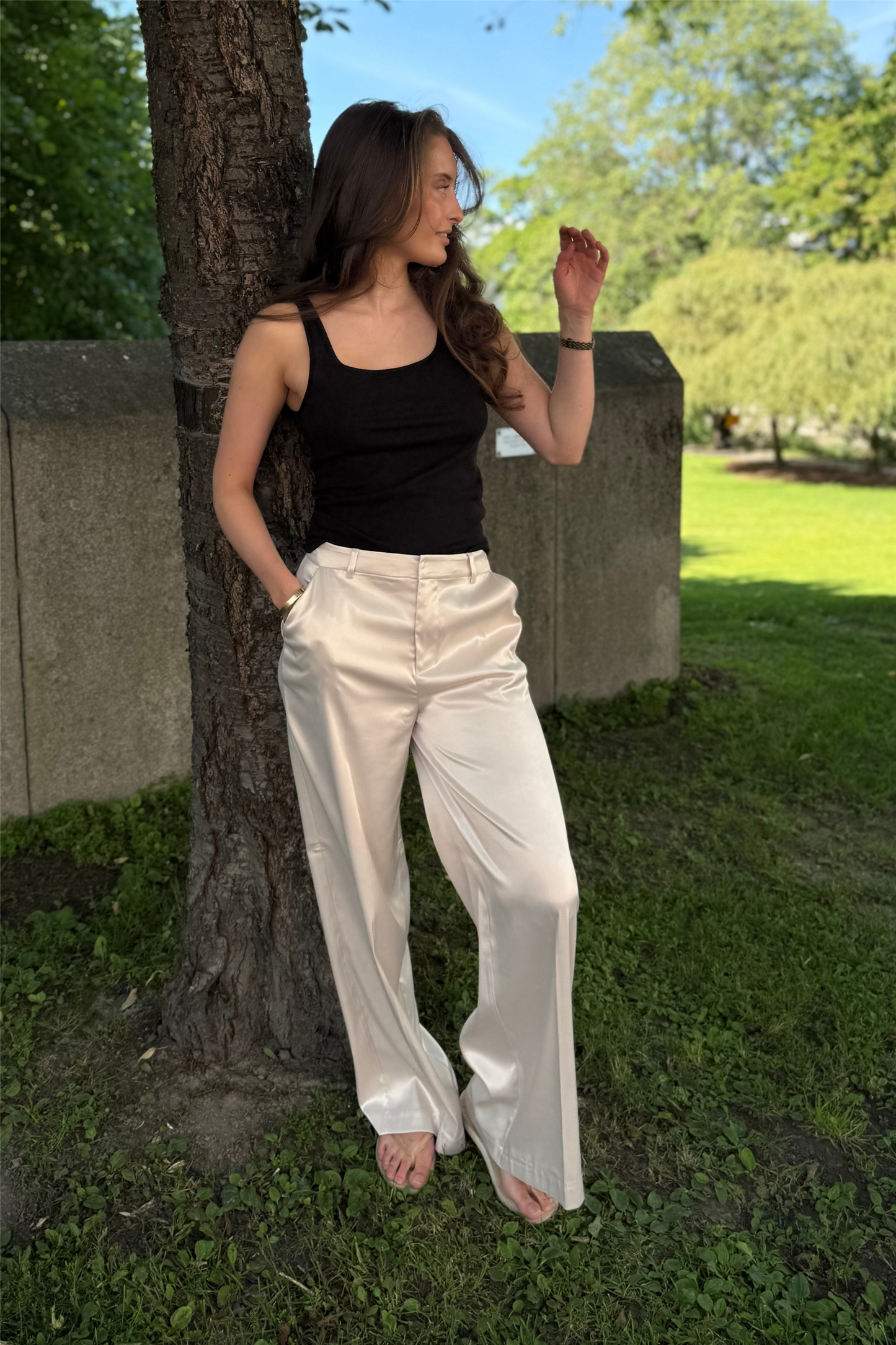 Reign Satin Tailored Extra Wide Cream