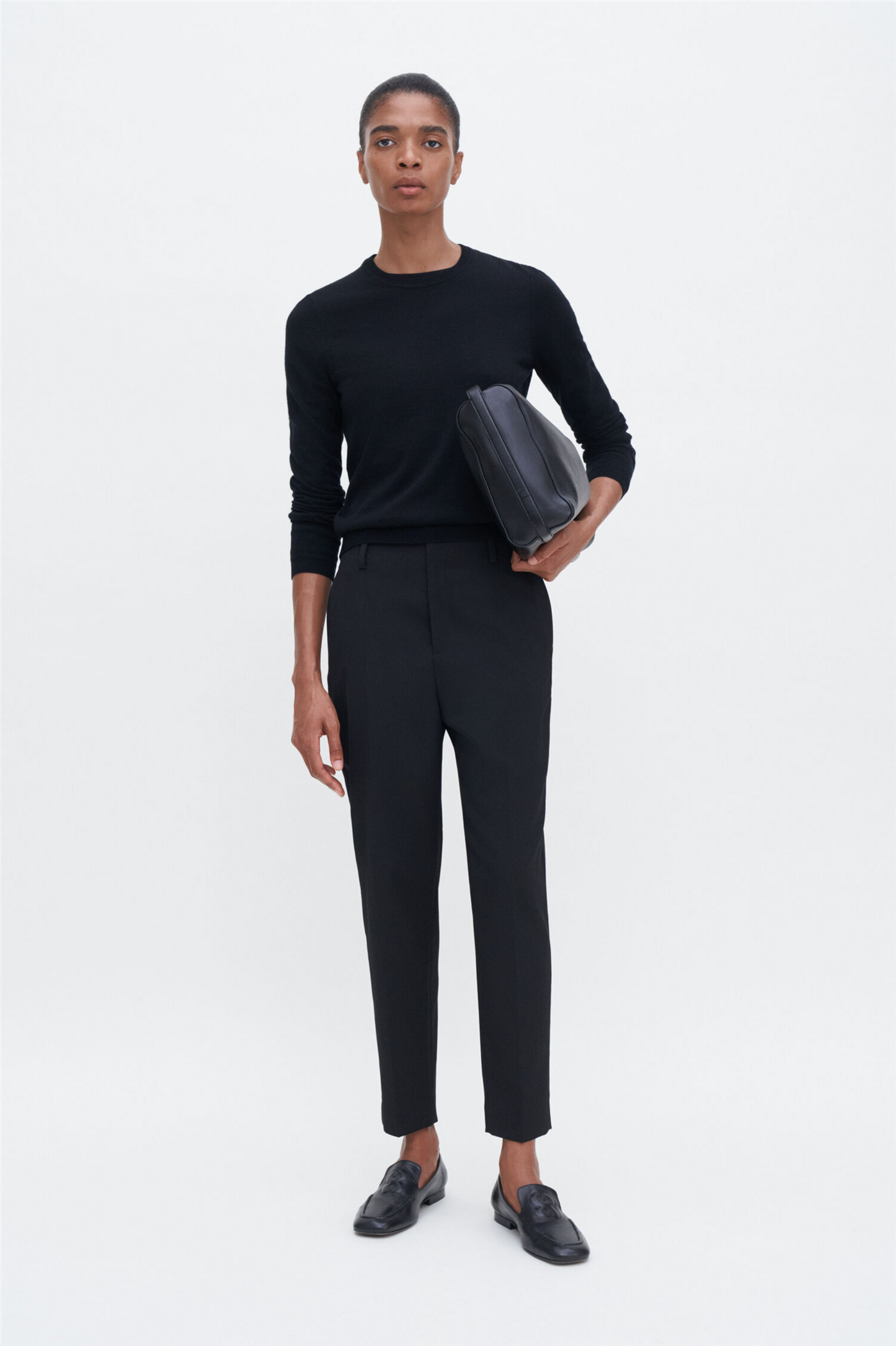 Merino R-Neck sweater Black