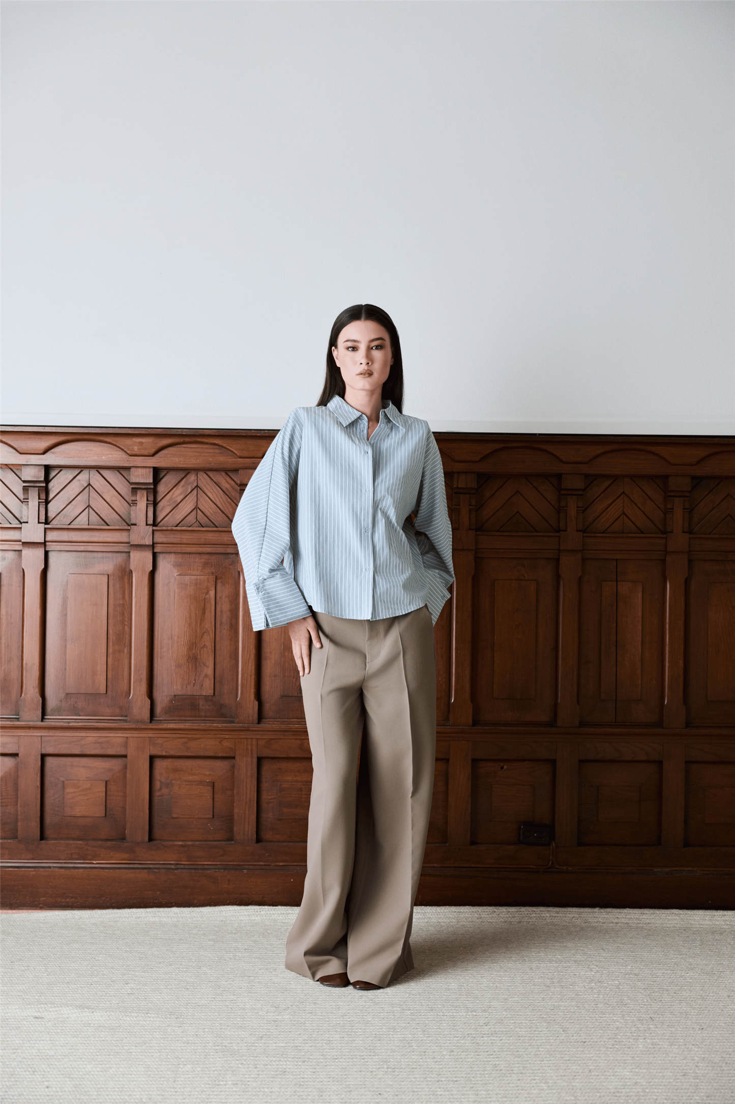 Reign Tailored Extra Wide Taupe Grey