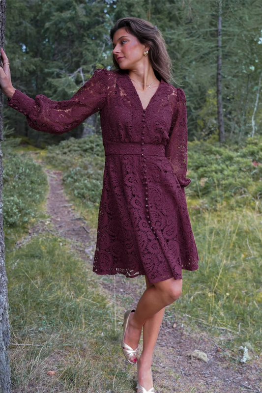 Lace dress Bordeaux.